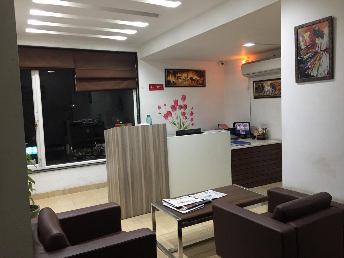 Cyber Inn Γκουργκάον Εξωτερικό φωτογραφία