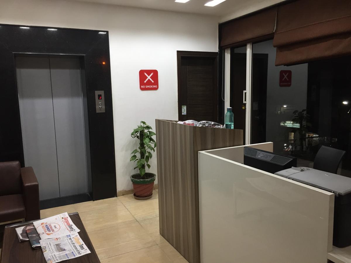 Cyber Inn Γκουργκάον Εξωτερικό φωτογραφία